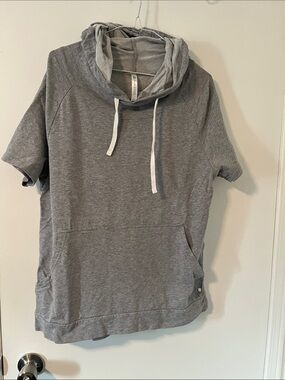 Fabletics Gray Short-Sleeve Drawstring Hoodie